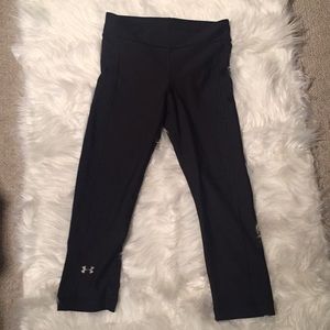 Under Armour Black Capri yoga pants